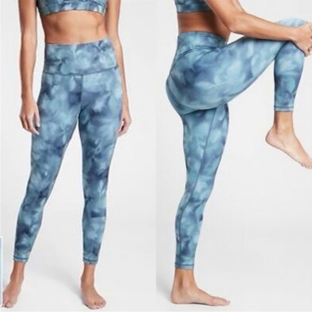 Athleta Elation 7/8 Leggings Blue Pattern Size Small